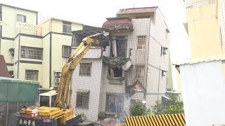 豪雨致災建築傾斜 林園危樓高巿府拆除 20180827公視中晝新聞