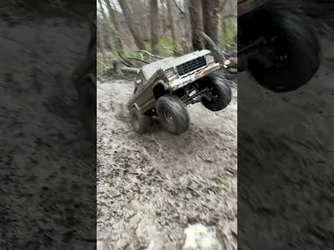 Highly Modified Traxxas Hightrail Does Power Wheelie Through Mudpit🇺🇸 #builtfordtough #traxxas