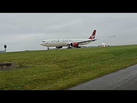 Plane Spotting. MAN EGCC. Manchester Airport.