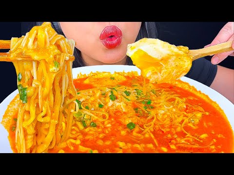 ASMR CREAMY SPICY NOODLES, CHEESY RICE CAKES, ENOKI MUSHROOMS & SOFT EGG | EATiNG SOUNDS | ASMR Phan