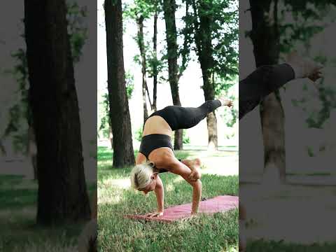 hand stand yoga strength | awesome skills #shorts #manizfitness #handstand #skills