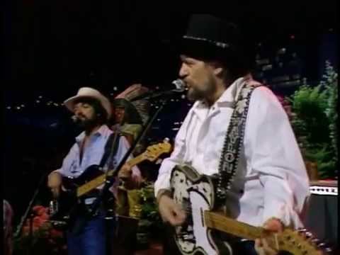 Waylon Jennings ~ Good Hearted Woman ~ Live 1984