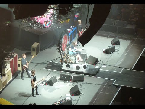 Foo Fighters - White Limo (Live Amsterdam 2015)