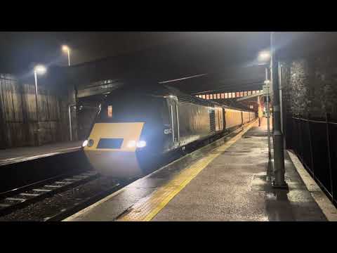 43098 & 43042 departing Teignmouth working 2E26 to Exeter St David’s