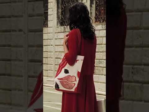 CASINO ROYALE | Bond Sees Vesper Hand Over The Briefcase