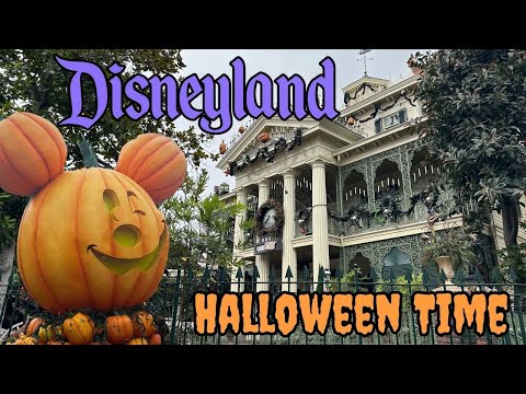 Disneyland Haunted Mansion Holiday, Halloween Snacks & Merch!