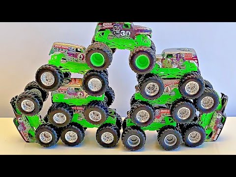 MONSTER JAM | GRAVE DIGGER SMASH FEST | MAX-D | HOT WHEELS MONSTER TRUCKS | MONSTER TRUCK