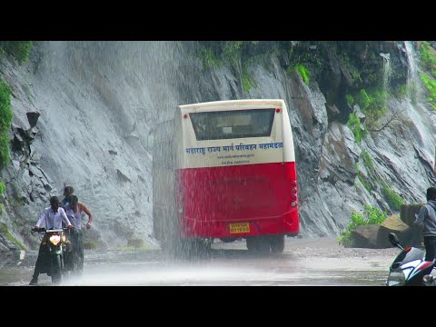 मालशेज घाट:3 BEAUTIFUL MSRTC BUS BACK TO BACK AT MALSHEJ GHAT BEAUTIFUL LOCATION