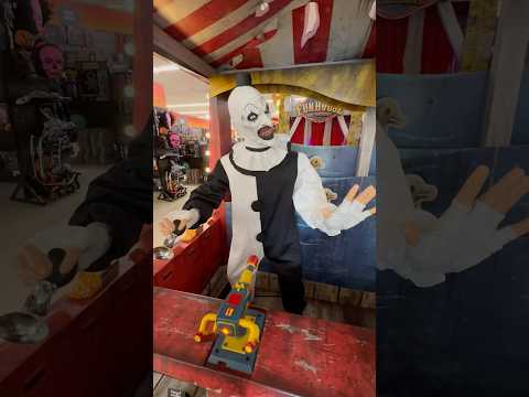 SCARIEST Animatronic at SPIRIT HALLOWEEN #shorts #halloween #vlog