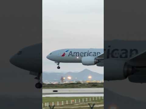 Plane Spotting at Barcelona AirPort #youtubeshorts #aviation #planespotting #shorts #short #bcn