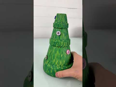 Christmas tree craft idea with clay pots🎨🎄#christmascrafts #artsandcrafts #easycrafts #crafting