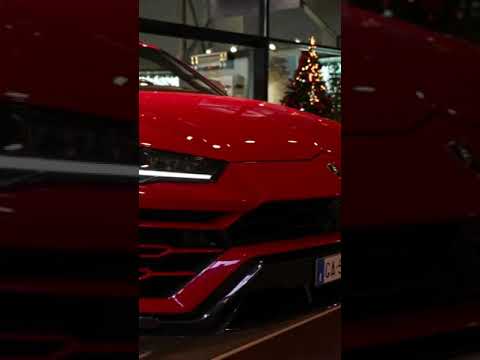 2022 Lamborghini Urus With Carbon Fiber Finish