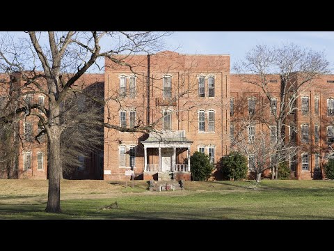 Exploring Asylum Patient Wards With Beautiful Natural Decay!