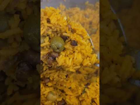 How to make rice | Perfect pot of pigeon peas and rice. #riceandbeans #howtomakerice #quickrecipe