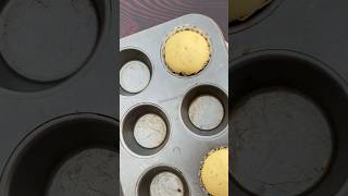 Easy Flat Top Cupcakes Hack #Shorts #tastemadeworld #bakinghack #foodhack