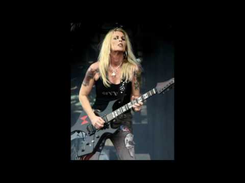 Lita Ford  - The Bich Is Back -  HD