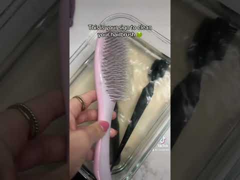 This is your sign to clean your hair brush #healthyhair #cleanbrushes #hair