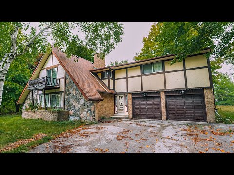 UNBELIEVABLE ABANDONED 1970s Tudor Home In The Middle of Nowhere l *UNTOUCHED*