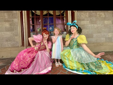 Hilarious Anastasia and Drizella Meet and Greet at Disney’s Magic Kingdom