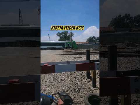 TERBARU menjajal kereta Feeder KCIC padalarang Bandung hanya 19 menit #shorts