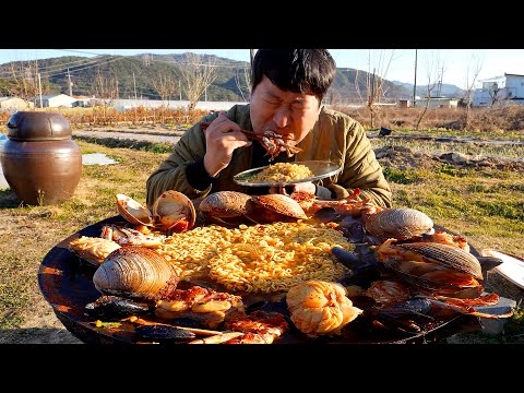 🦀🍜Seafood ramen! Hot spicy instant noodles with various seafood - Mukbang eating show