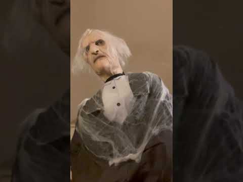 Lowes Pneumatic Grandpa Demo! #halloween #halloweenanimatronics #loweshalloween