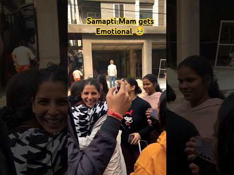 Samapti Mam gets emotional with students ❣️🥹 | PhysicsWallah Kota Event