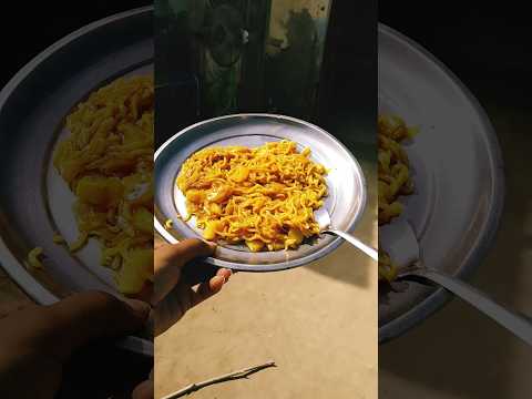 Ramdev Wali Maggi 🥴 #ytshorts #foodshorts #foodlover #streetfood #trending #maggi