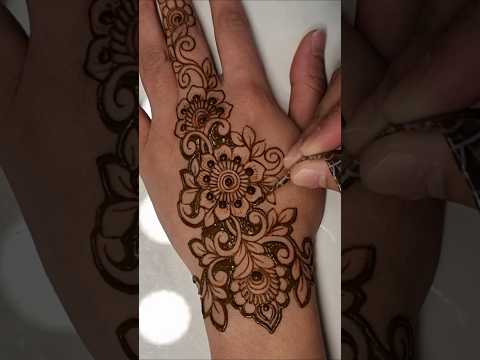 Floral henna design ✨️🥀   #henna #mehndi #hennadesigns #mehndidesign