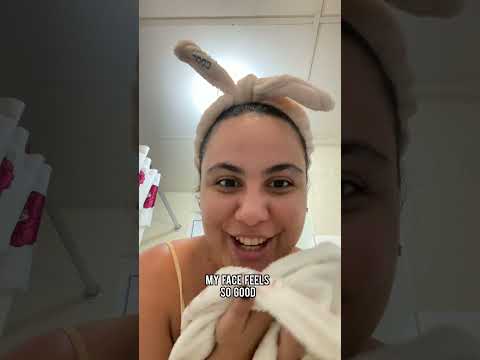 Using Nuria's exfoliator (+1800 aura) #shorts #skincare