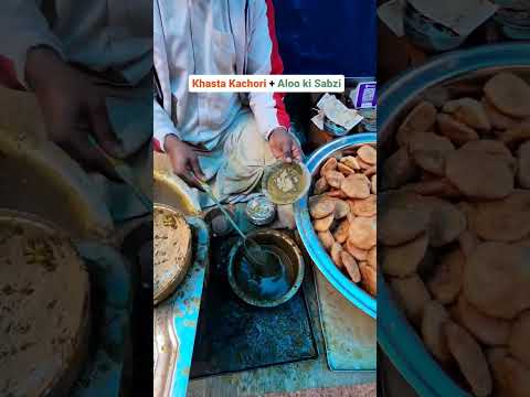 Kachori recipe 😋#shorts #foodshorts #foodlover #streetfood #ytshorts #kachori #aloo #indianfood