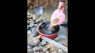 GOLD PROSPECTING & PANNING #goldprospecting #goldpanning #gold