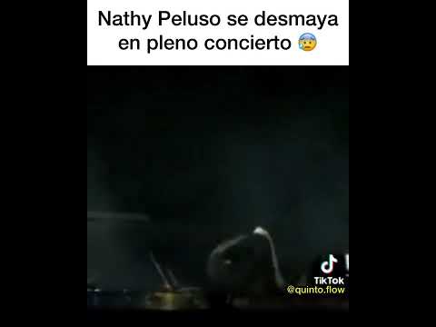 Nathy Peluso - se desmaya en pleno concierto | #shorts