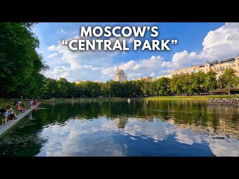 Walking in the Famous Patriarch Ponds District in Moscow