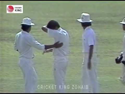 Waqar Younis won a battle against Mohammad Azharuddin | Wills Sharjah 1991