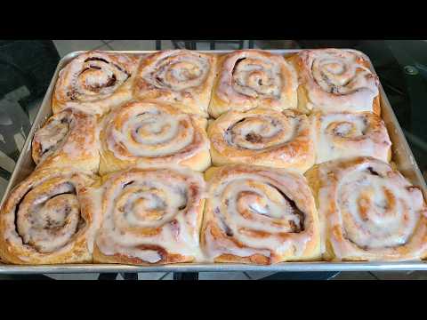 Homemade Apple Cinnamon Rolls | Large cinnamon rolls filled with fresh apples and baked.