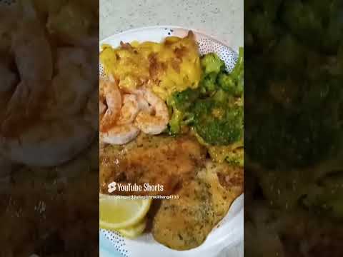 Baked Chicken, Broccoli, Shrimp and Mac and Cheese!