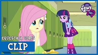 Princess Twilight meets Fluttershy at CHS | MLP: Equestria Girls [HD]