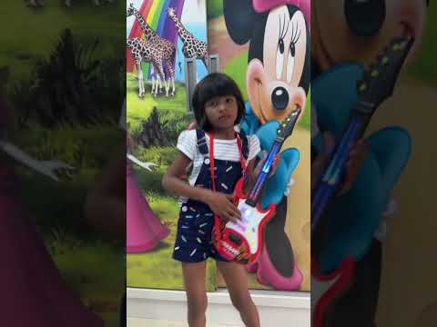 Adithi Guitar Playing with guitar musical toy 🎸😀#shorts #trending #viral