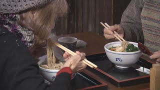 年越しそばに願いを込め　岐阜・高山市の老舗そば店賑わう