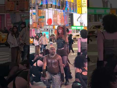 [#kpop in public in #timessquare] starting my channel w my fav cover🍊 #kpopdancecover #itzy #nyc