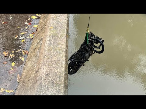 Scuba Salvage: Resurrecting a Motorcycle from the River's Depths