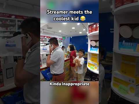 STREAMER HITS ON KIDS MOM! 😂