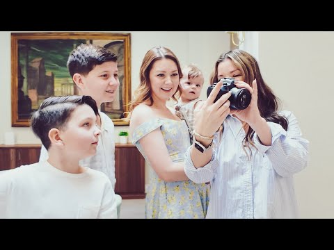 Indoor Family Photography Session Behind The Scenes with Lindsay and Canon R6