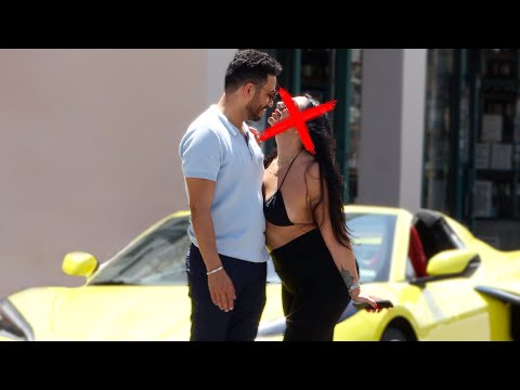 Gold Digger Spots The Camera!!