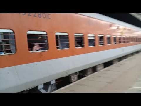 FIRST LHB RUN: 04079 RAIGARH-HAZRAT NIZAMUDDIN GONDWANA EXPRESS ARRIVAL AND DEPARTURE FROM VIDISHA