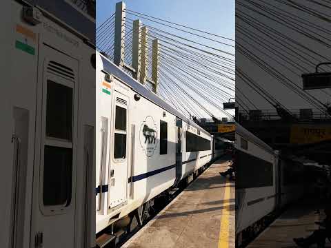 Nagpur Indore Vande Bharat Leaves Slowly #train #trainjourney #indianrailways