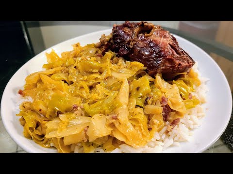 Smothered Cabbage with Smoked Turkey Necks