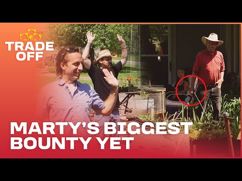 Antique Hunters Greeted By A Man And His Rifle At A Yard Sale | Backroad Bounty