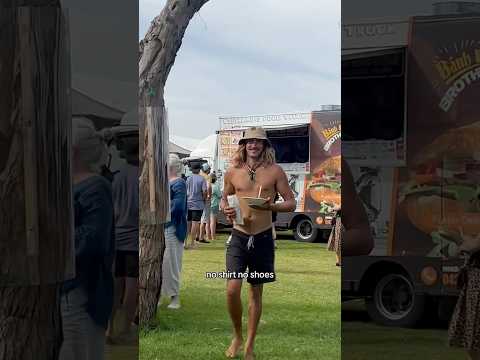 No shoes, no shirt but still get service  #australia #noshoes #grounding #festival ￼